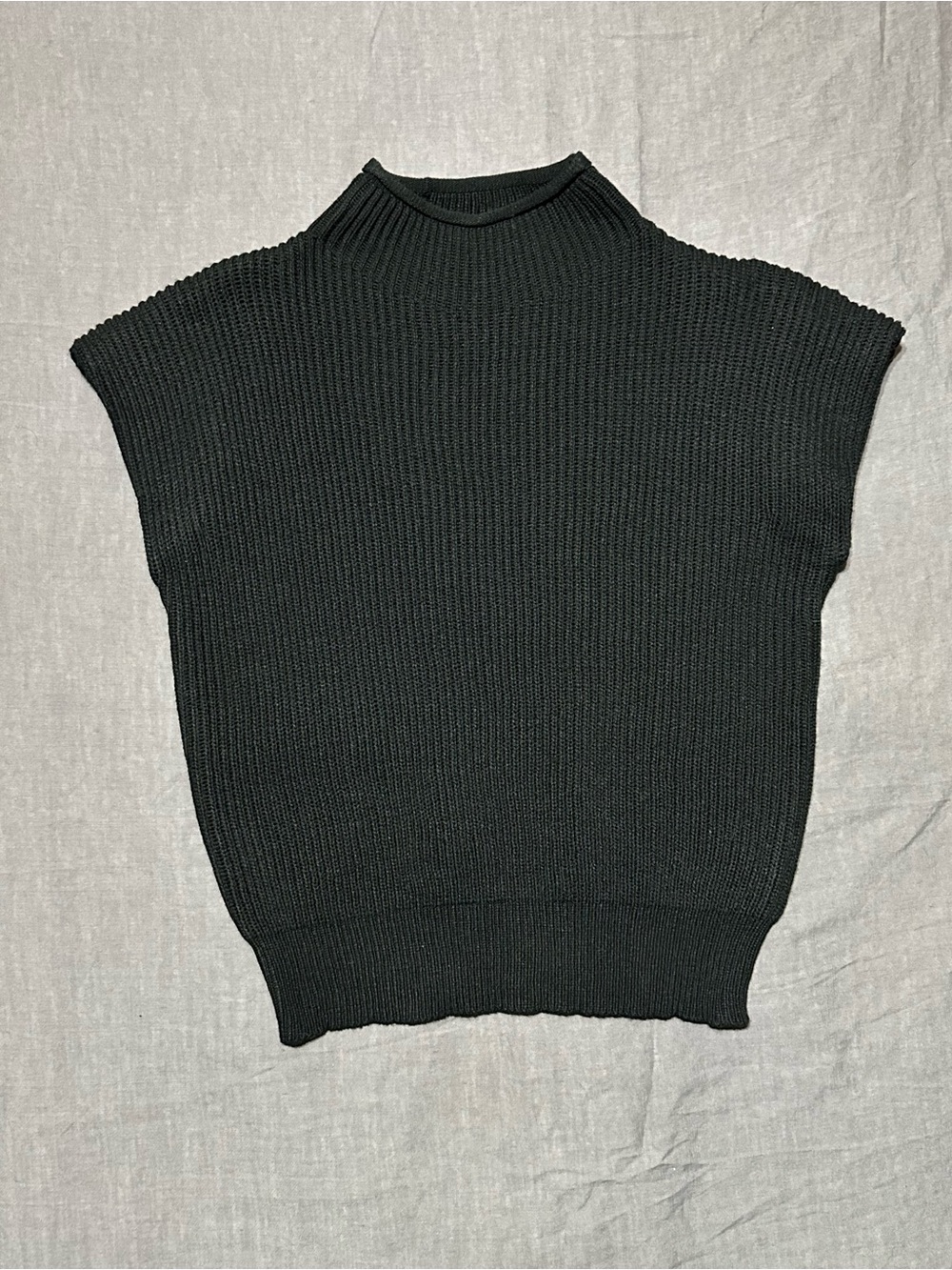 🆕 Zenana Outfitters Black Ribbed Cap-Sleeve Turtleneck Sweater